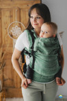Choisir un porte-bébé ou un meh dai