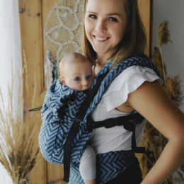 M-Taï de LLA, Stormy Blue porte-bébé hybride, 4 mois – 3 ans